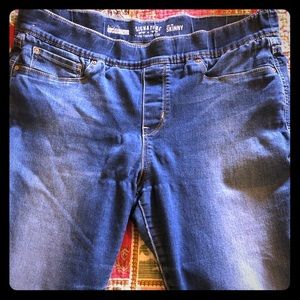 Levi Pull On Shaping Jeans